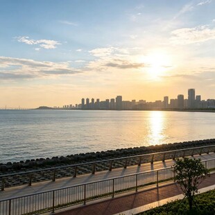海滨城市日落美景
