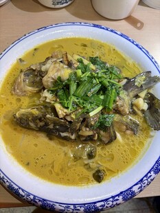 金汤水煮黄骨鱼