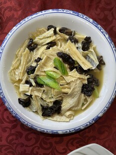 鸡汤浸腐竹