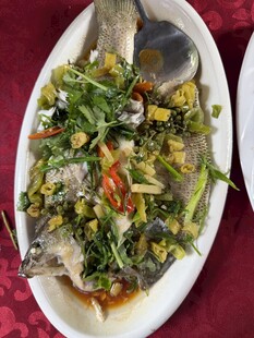 双椒蒸鲈鱼