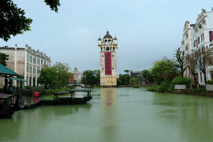 河畔钟楼景观