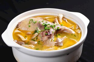 老鸭煲