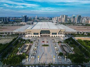 宏伟壮观的大型建筑景观