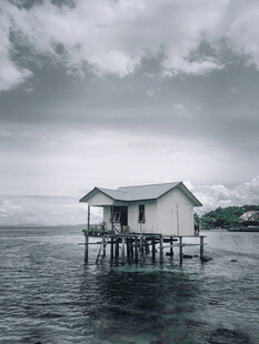 水上孤立小屋
