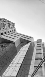 现代高楼建筑外观特写