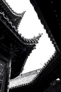 中式古建筑屋顶一角