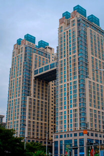 独特造型的高层商业建筑