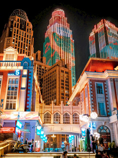澳门夜景璀璨的繁华建筑群