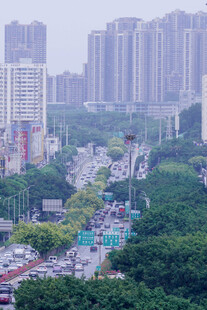 城市繁华街道俯瞰景象