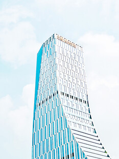 现代摩天大楼外观