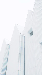 现代简约白色建筑外观