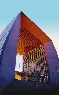 现代独特造型建筑外观