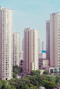 城市高楼林立的景观