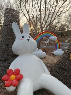 户外白兔雕塑