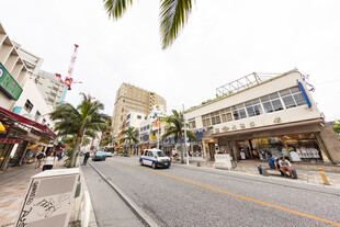 城市街道的日常景象