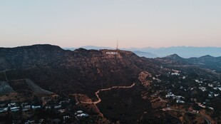 黄昏下的山间美景