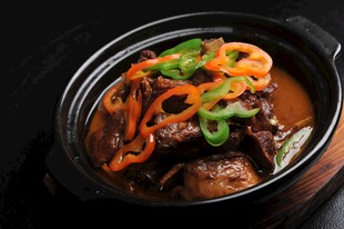 红焖羊肉煲