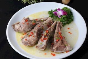 手抓扇子骨