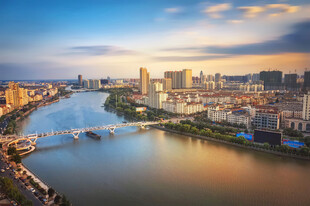 城市河畔风光美景