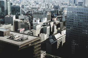 俯瞰繁华都市建筑群