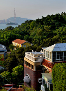 山林间的特色建筑群
