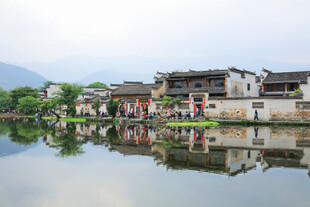 江南水乡古建筑倒影美景