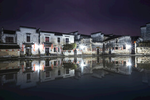 江南水乡夜景静谧如画