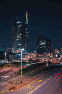 城市璀璨夜景车流光影