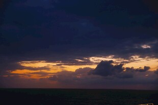 海上壮丽晚霞景观