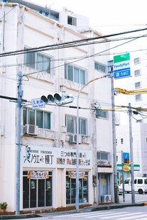 日式街边建筑外观