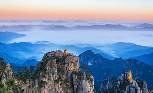壮丽山峦云海日出美景