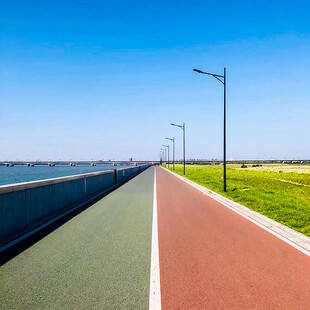 海边彩色步道风景