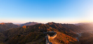 长城壮丽日出美景