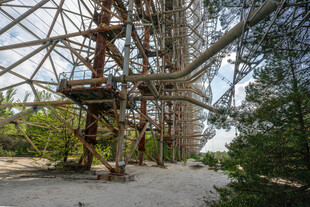 工业风钢铁结构建筑景观
