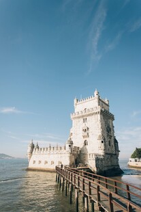 贝伦塔河畔的历史建筑