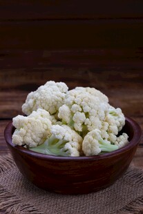 碗中新鲜花椰菜