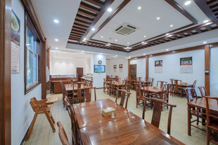 中式典雅餐厅室内场景