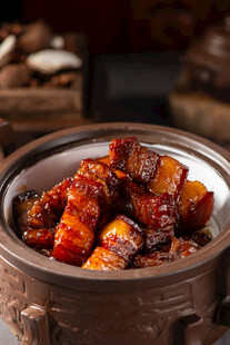 瓦罐红烧肉