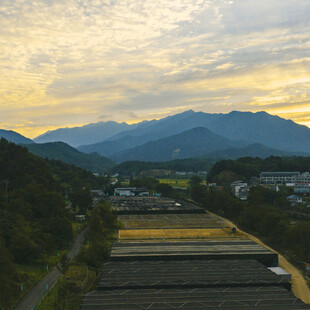 山间村落黄昏美景