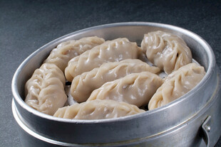 蒸笼里的美味饺子