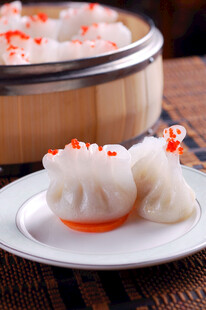 美味精致的虾肉蒸饺
