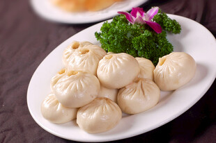 美味包子摆盘精致