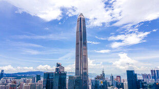 摩天大楼矗立城市天际线
