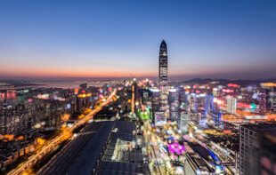 城市璀璨夜景俯瞰图