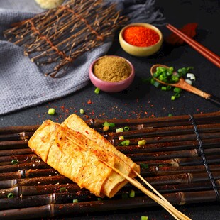 美味烤豆腐串佐料相伴