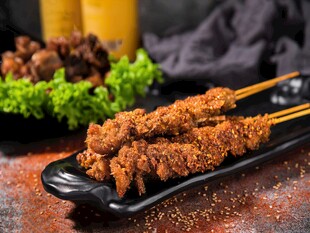 美味烤肉串诱人食欲