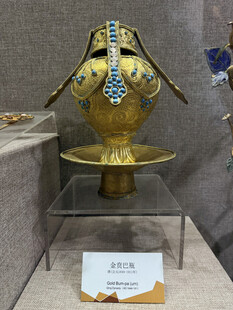 金贲巴瓶