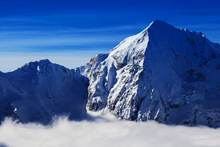 雪山云海自然风光