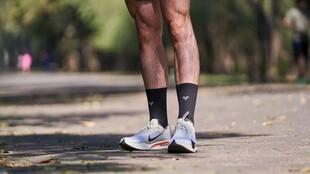 户外跑步腿部特写