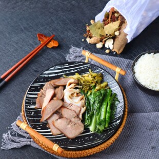 卤味时蔬简餐